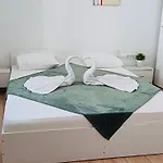 Хостел Cazan House *
