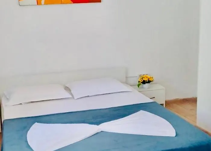 بيت شباب Cazan House