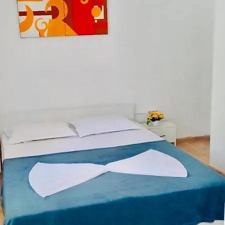 بيت شباب Cazan House