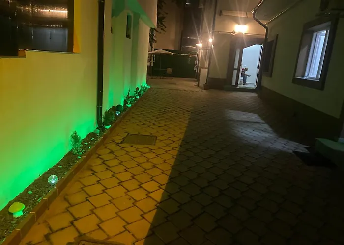 Vandrerhjem Cazan House *