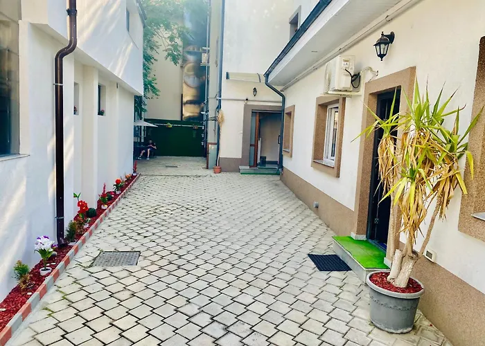 Vandrerhjem Cazan House